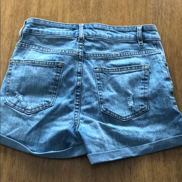 H&M jean shorts - Picture 2 of 2